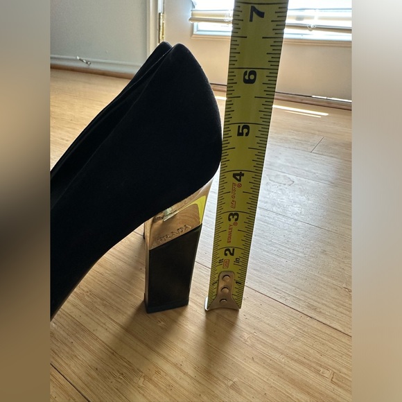 PRADA logo heeled black Suede Pumps SZ 40 (US SZ 10). Never worn. NWOT - Picture 11 of 12